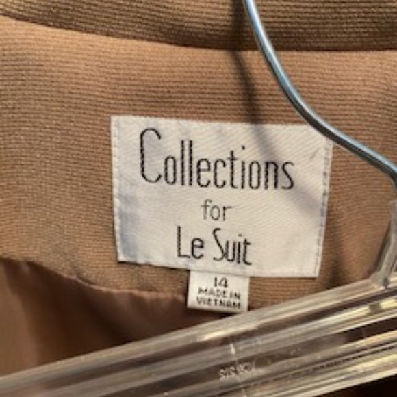 Womens suit - Picture 5 of 5